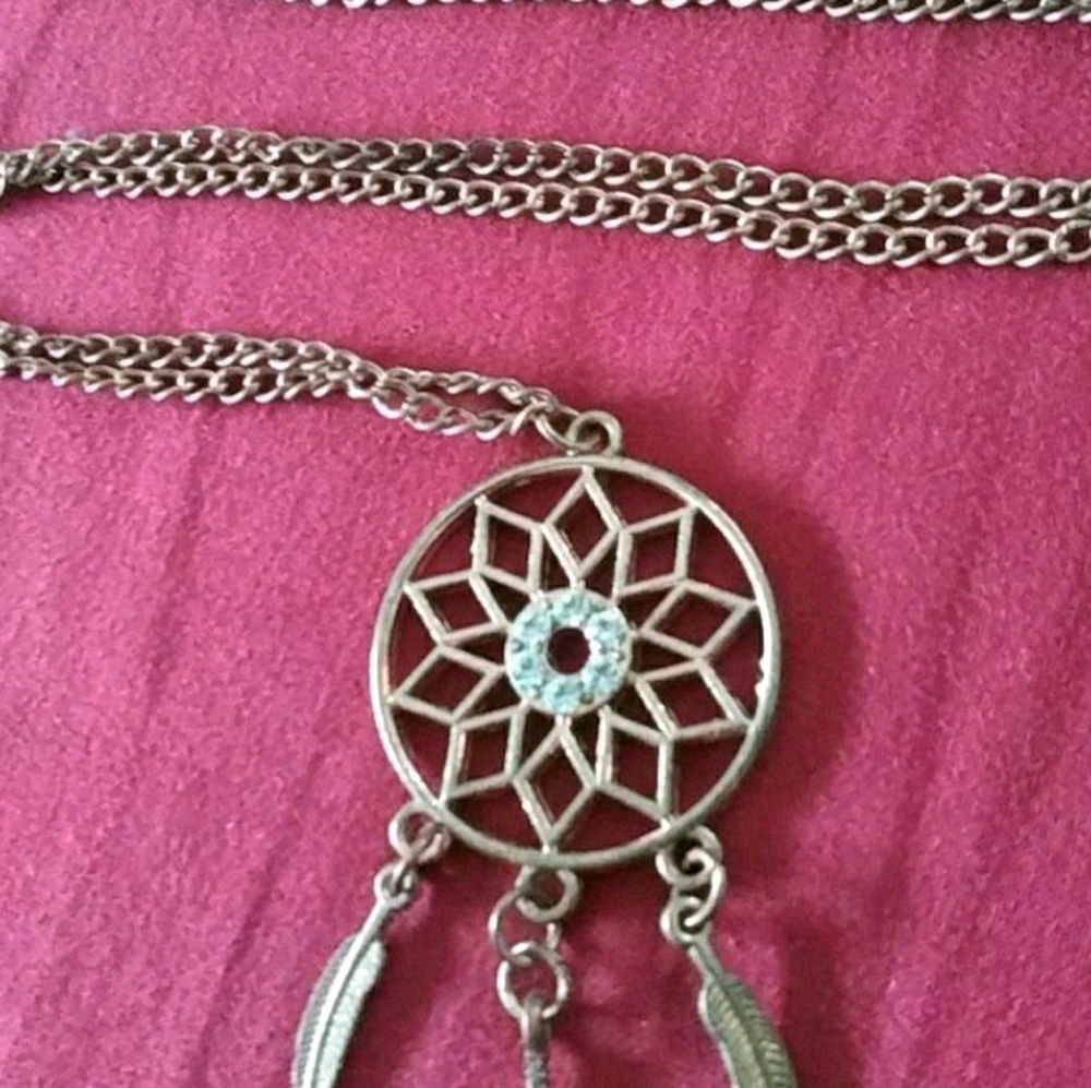 Dream catcher neckalace w/diamonds in center